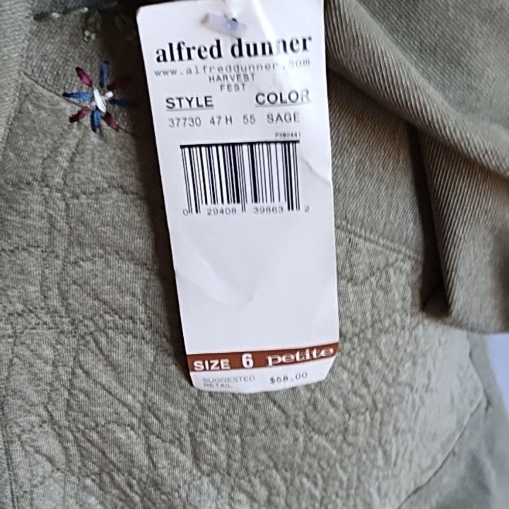 Alfred Dunner zip up jacket. Size 6 P - Picture 5 of 7